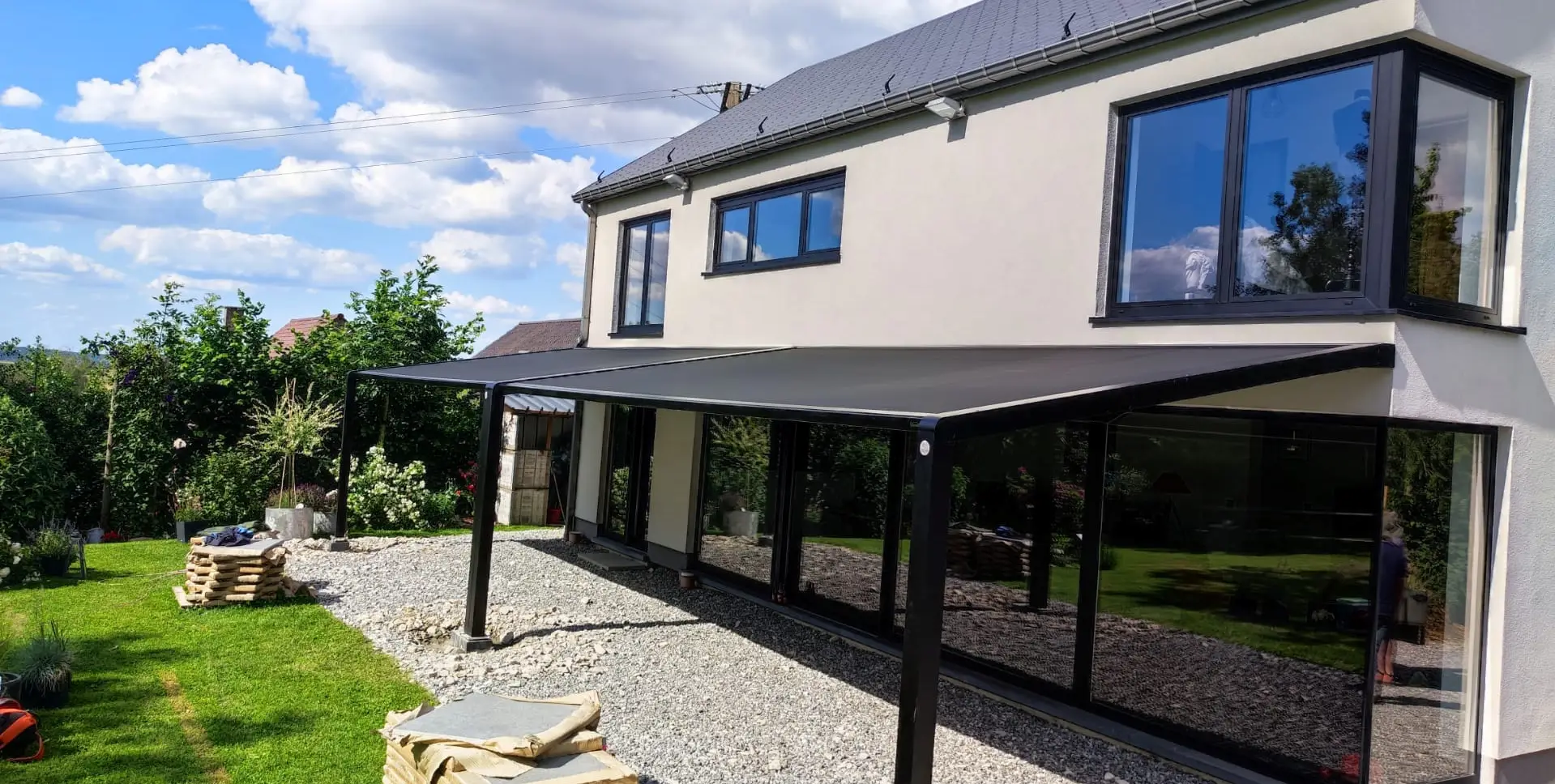 Réalisations par Dimension Menuiserie - Châssis, portes, vérandas, pergolas, portes de garage