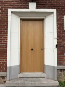Porte en bois massif
