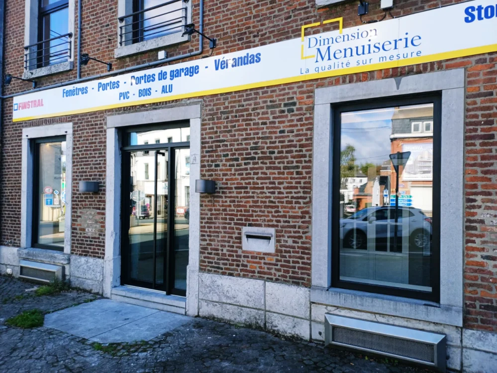 Vitrine Showroom Fosses-la-Ville Studio Finstral Dimension Menuiserie